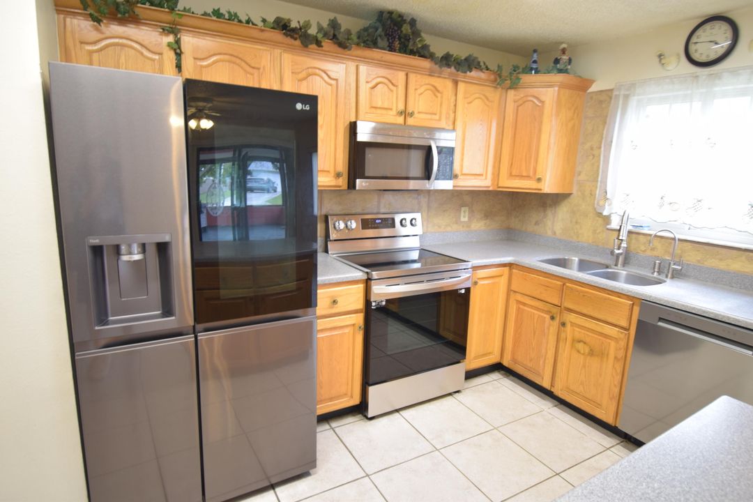 For Rent: $2,200 (3 beds, 2 baths, 1260 Square Feet)