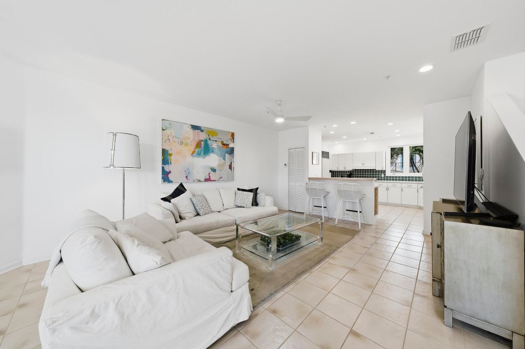 В аренду: $12,000 (3 спален, 3 ванн, 2536 Квадратных фут)