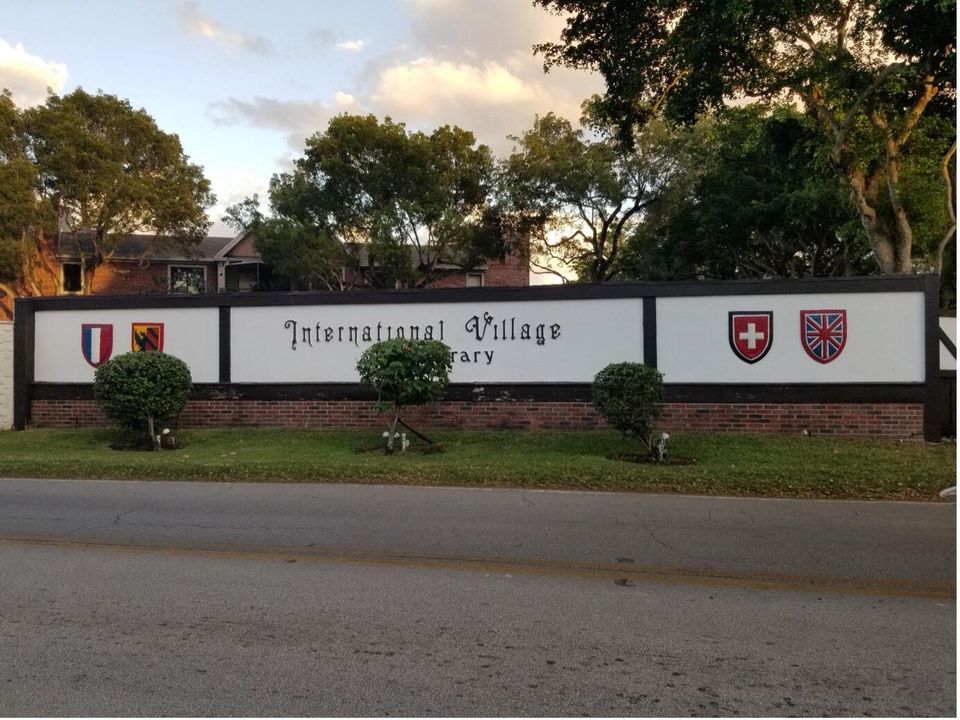 Active With Contract: $1,450 (1 beds, 1 baths, 800 Square Feet)