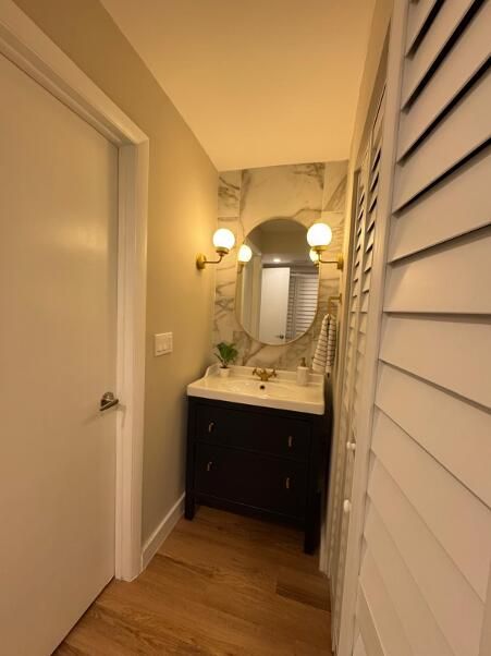 Active With Contract: $1,450 (1 beds, 1 baths, 800 Square Feet)