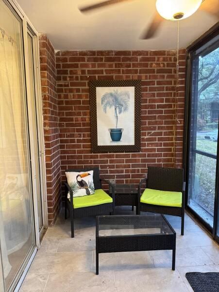 Active With Contract: $1,450 (1 beds, 1 baths, 800 Square Feet)