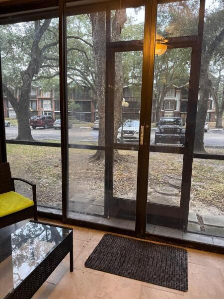 Active With Contract: $1,450 (1 beds, 1 baths, 800 Square Feet)