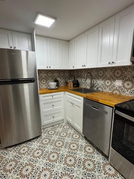 Active With Contract: $1,450 (1 beds, 1 baths, 800 Square Feet)