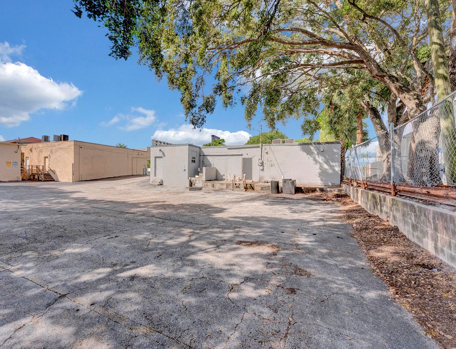 For Sale: $998,000 (0 beds, 0 baths, 2512 Square Feet)