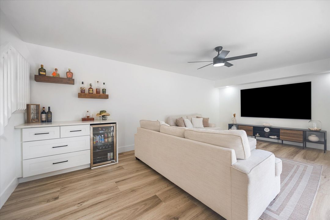 For Sale: $332,000 (2 beds, 2 baths, 1236 Square Feet)