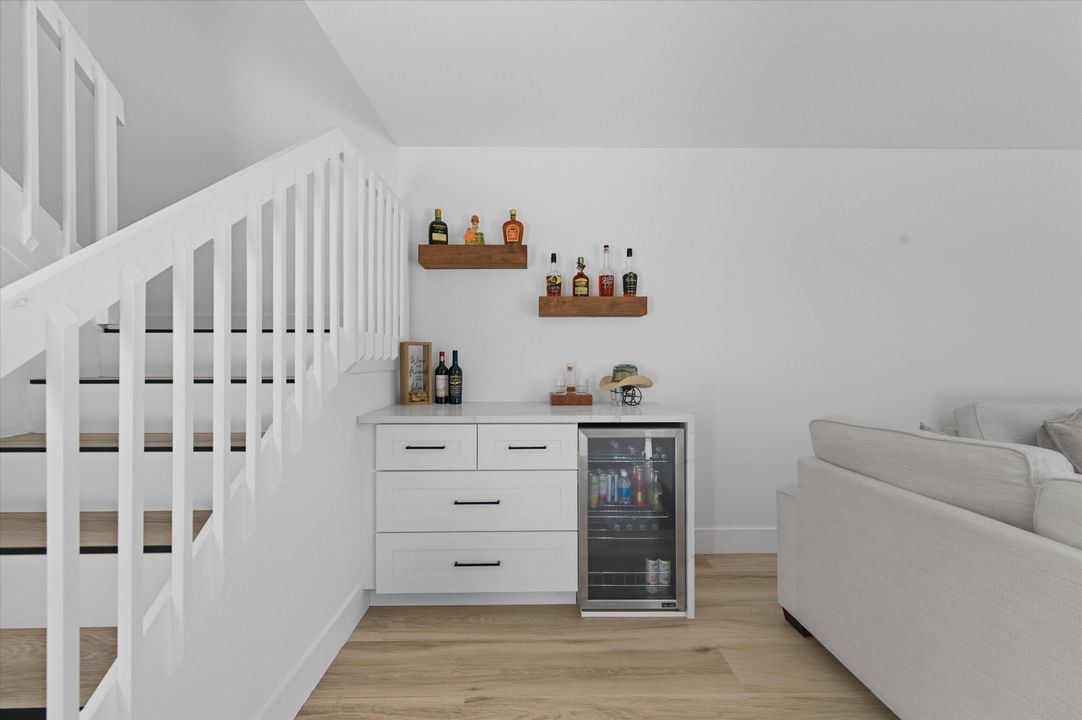 For Sale: $332,000 (2 beds, 2 baths, 1236 Square Feet)