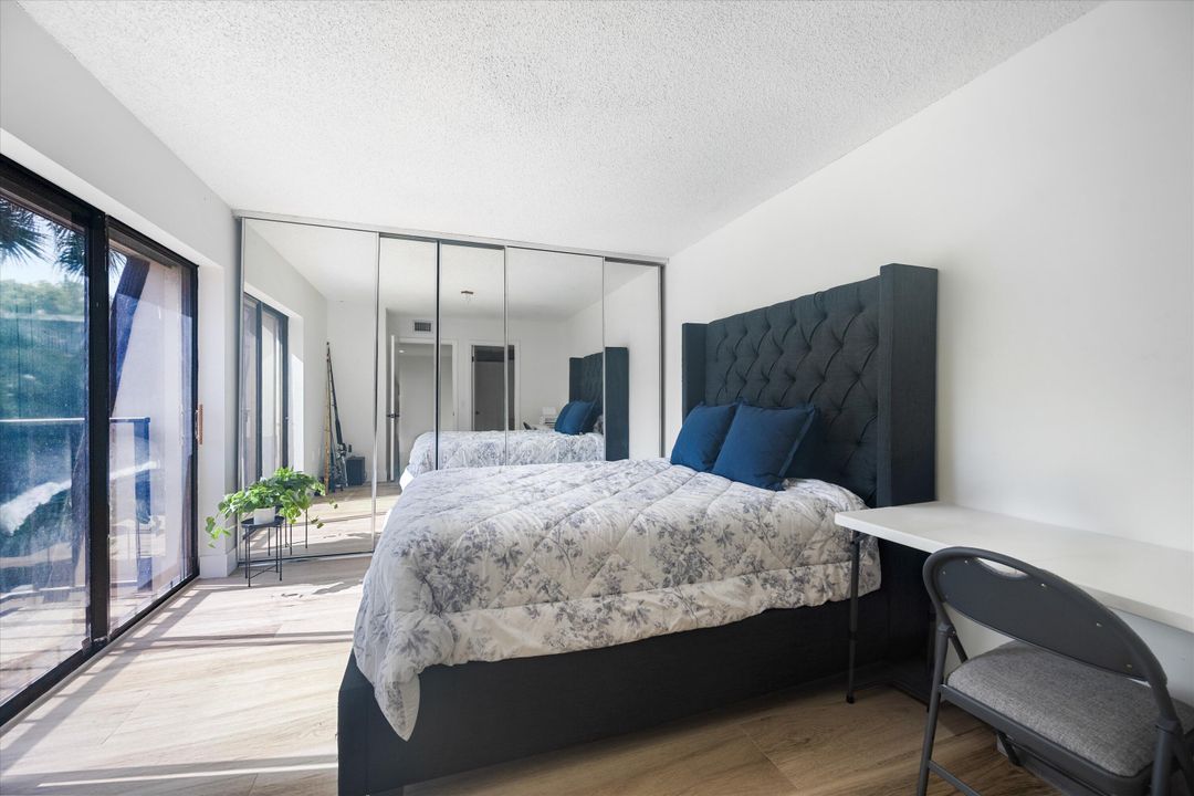 For Sale: $332,000 (2 beds, 2 baths, 1236 Square Feet)