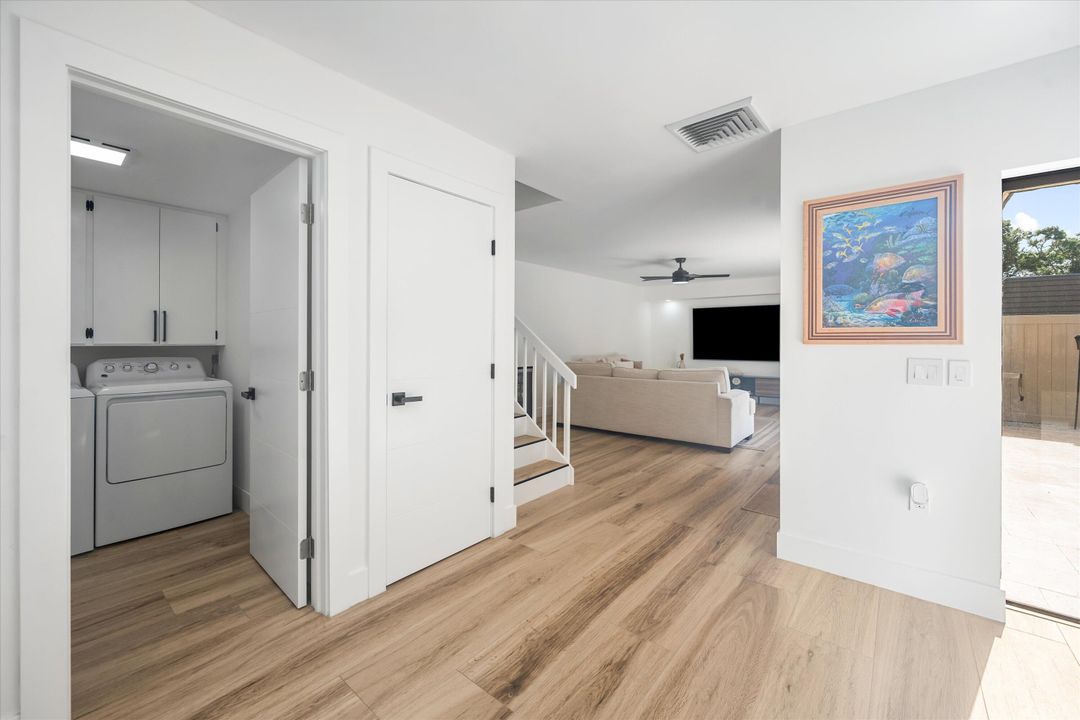 For Sale: $332,000 (2 beds, 2 baths, 1236 Square Feet)