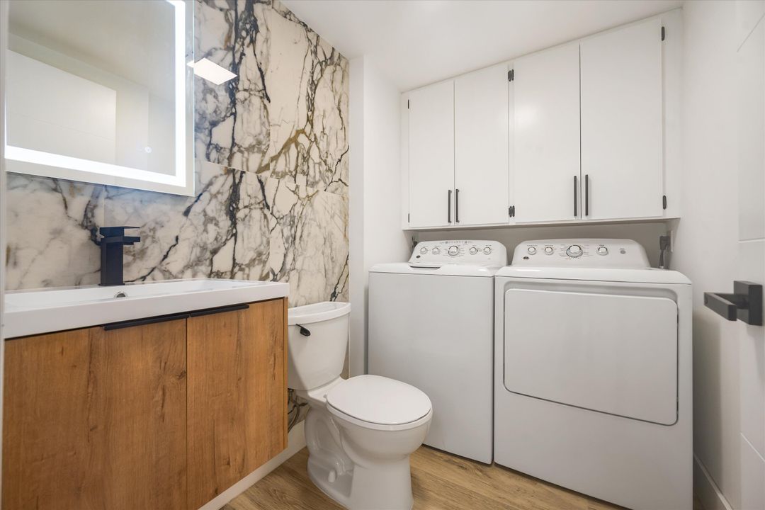 For Sale: $332,000 (2 beds, 2 baths, 1236 Square Feet)