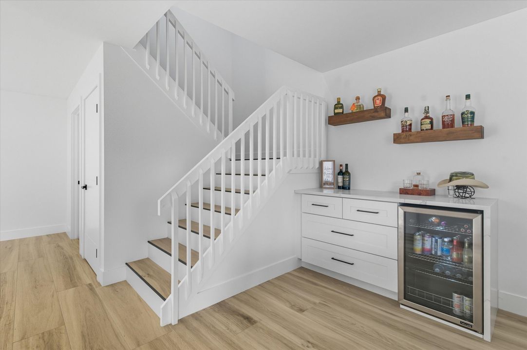 For Sale: $332,000 (2 beds, 2 baths, 1236 Square Feet)