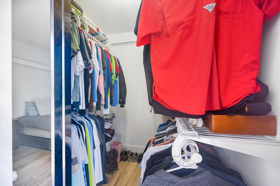 For Sale: $332,000 (2 beds, 2 baths, 1236 Square Feet)