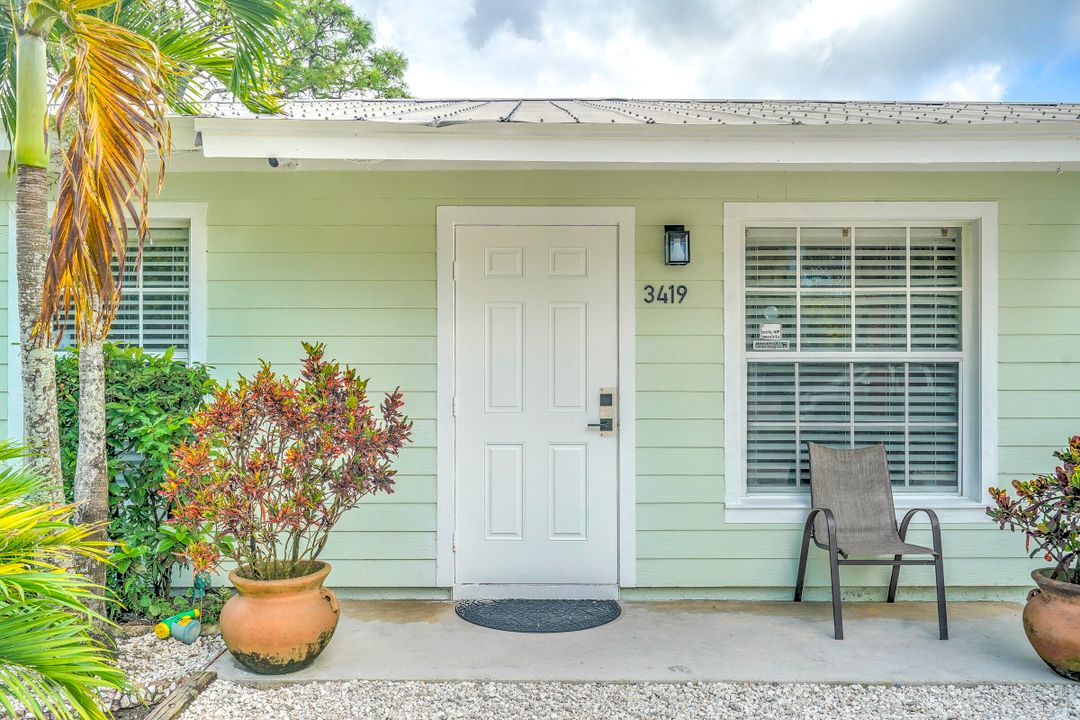 Active With Contract: $298,000 (3 beds, 2 baths, 1130 Square Feet)