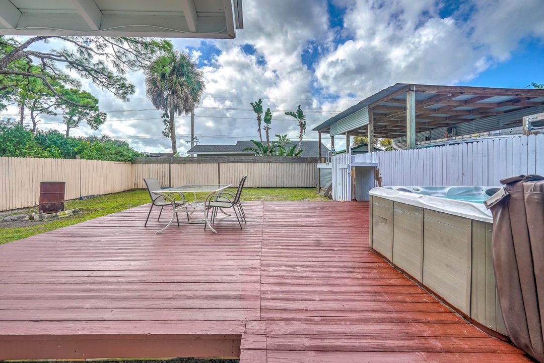 Active With Contract: $298,000 (3 beds, 2 baths, 1130 Square Feet)