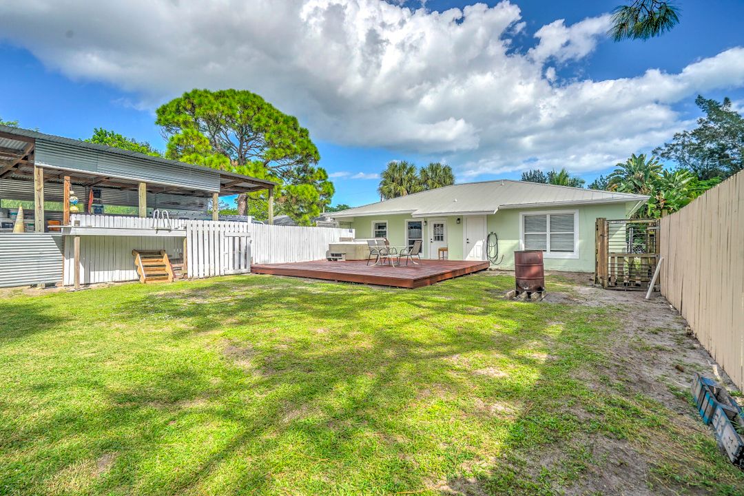 Active With Contract: $298,000 (3 beds, 2 baths, 1130 Square Feet)