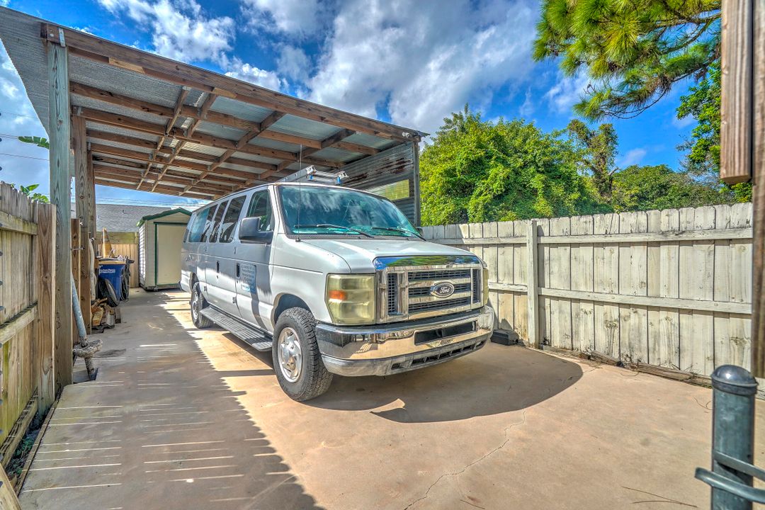 Active With Contract: $298,000 (3 beds, 2 baths, 1130 Square Feet)
