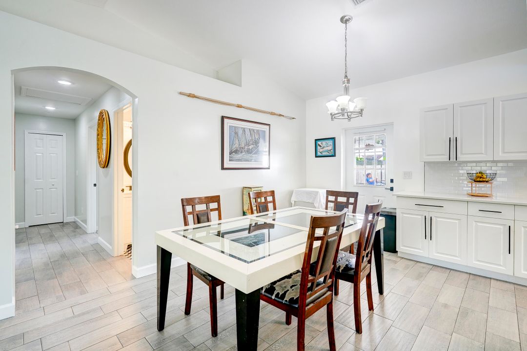 Active With Contract: $298,000 (3 beds, 2 baths, 1130 Square Feet)