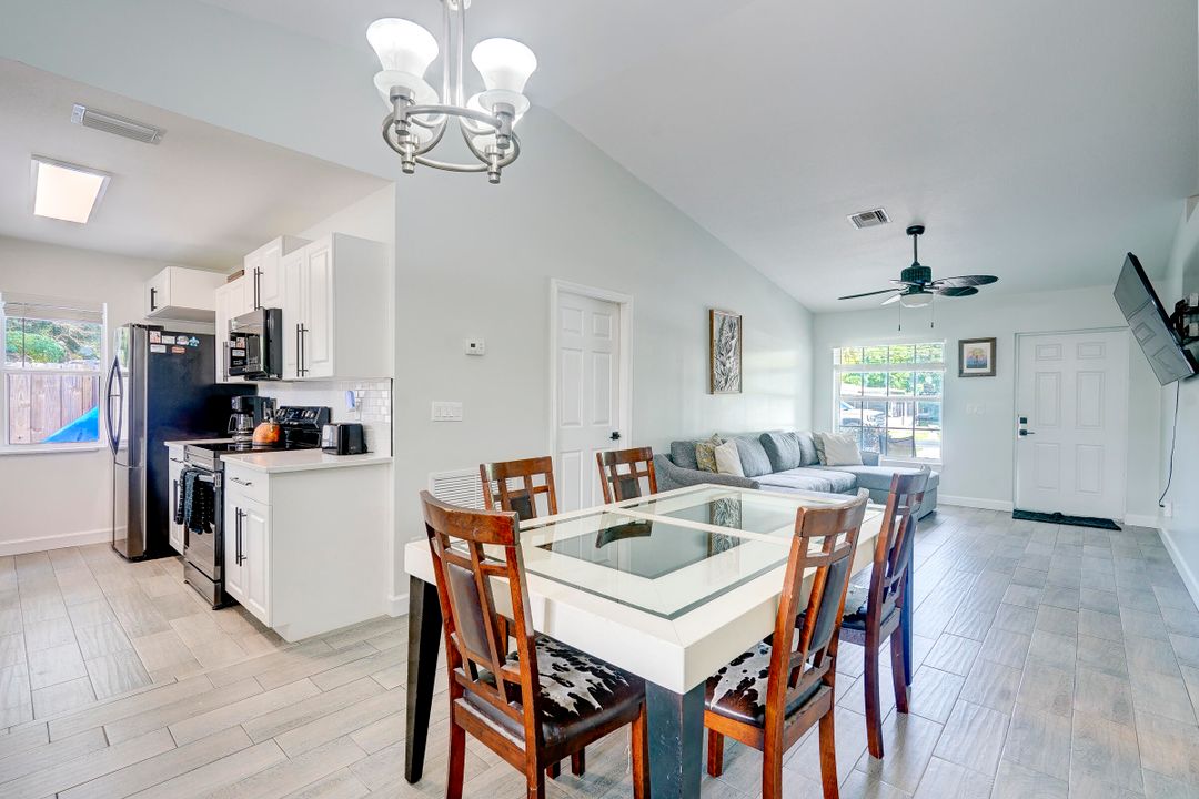 Active With Contract: $298,000 (3 beds, 2 baths, 1130 Square Feet)