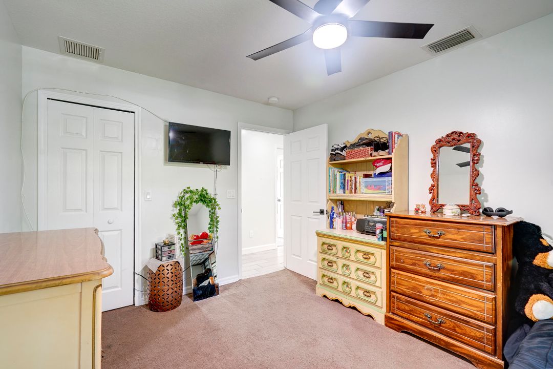 Active With Contract: $298,000 (3 beds, 2 baths, 1130 Square Feet)