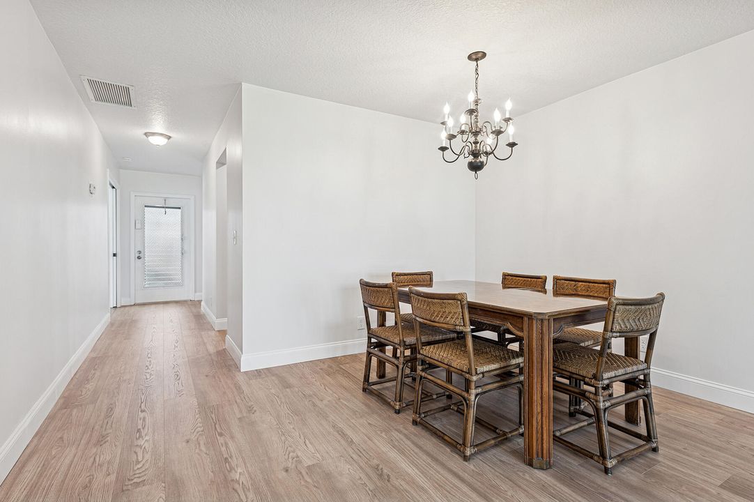 Под контрактом: $2,000 (2 спален, 2 ванн, 1148 Квадратных фут)