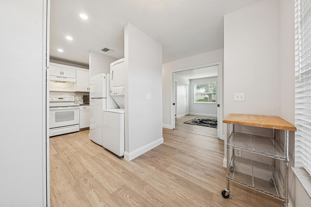 Под контрактом: $2,000 (2 спален, 2 ванн, 1148 Квадратных фут)