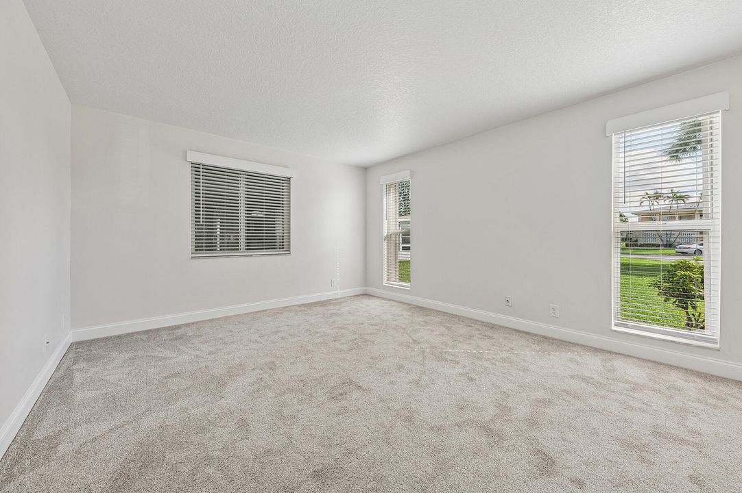 Под контрактом: $2,000 (2 спален, 2 ванн, 1148 Квадратных фут)