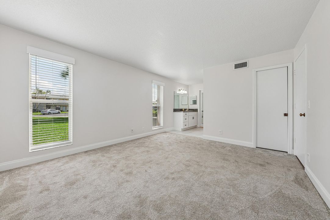 Под контрактом: $2,000 (2 спален, 2 ванн, 1148 Квадратных фут)