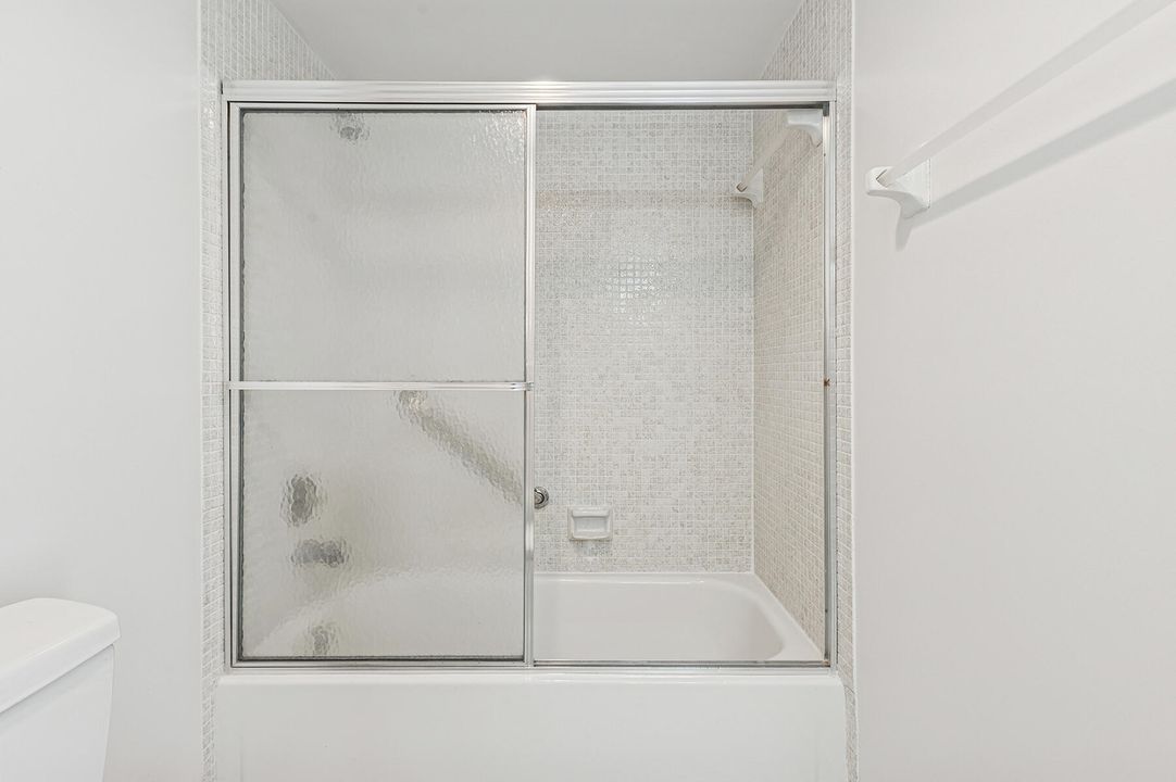 Под контрактом: $2,000 (2 спален, 2 ванн, 1148 Квадратных фут)