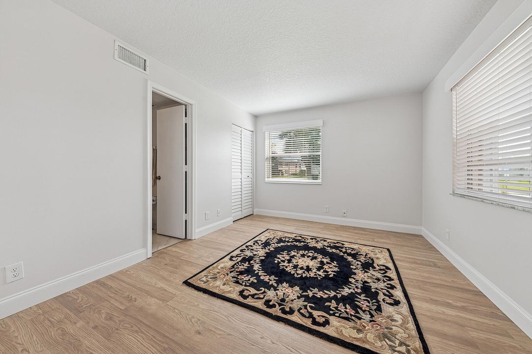 Под контрактом: $2,000 (2 спален, 2 ванн, 1148 Квадратных фут)