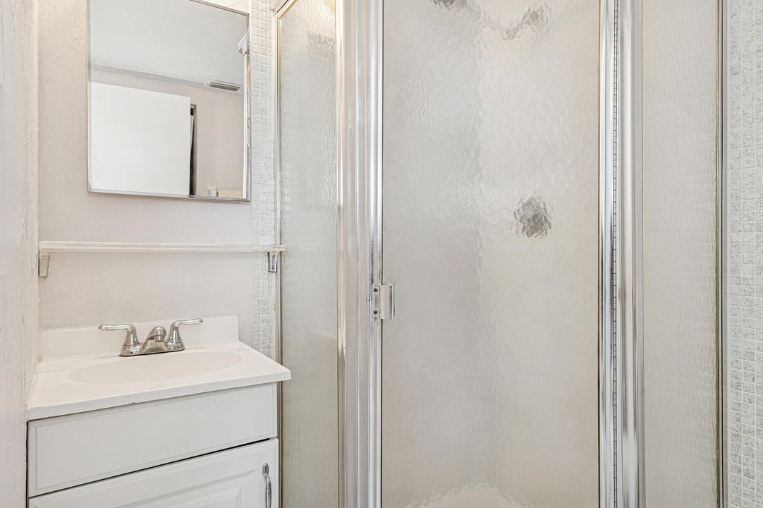 Под контрактом: $2,000 (2 спален, 2 ванн, 1148 Квадратных фут)