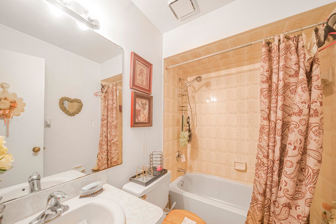 Active With Contract: $340,000 (3 beds, 2 baths, 1842 Square Feet)