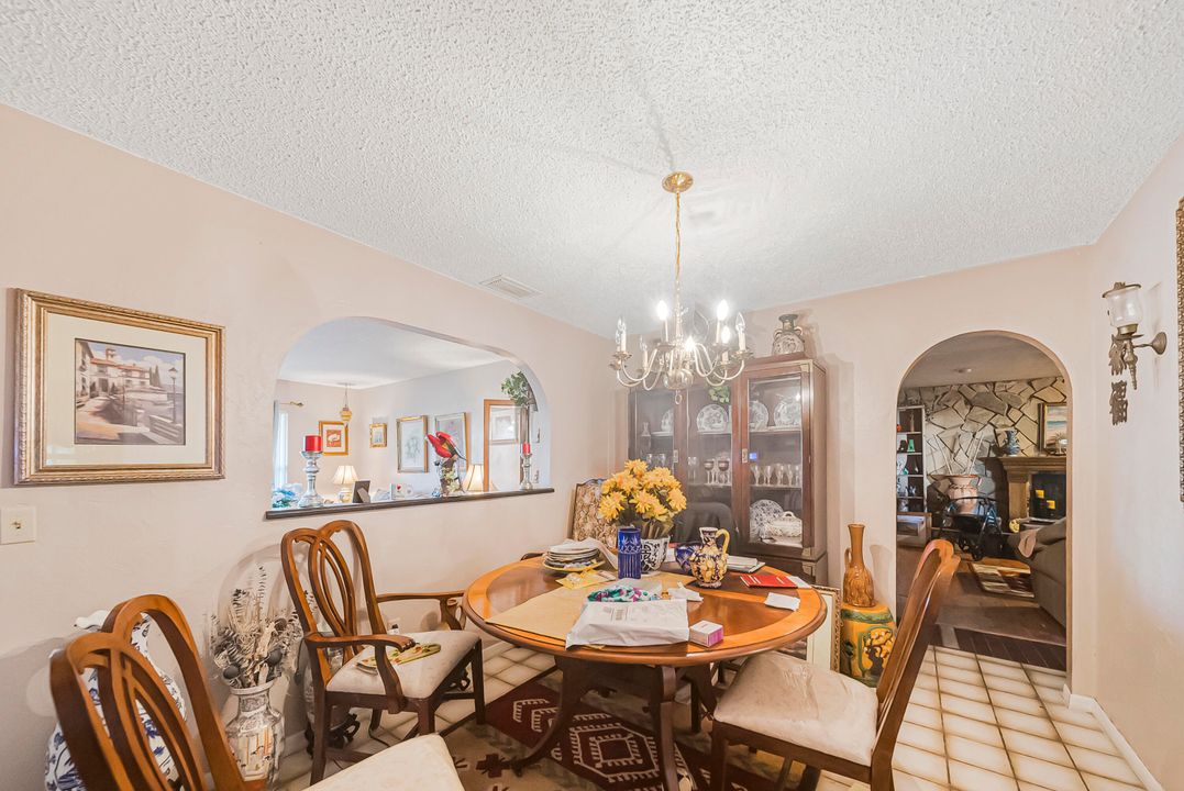 Active With Contract: $340,000 (3 beds, 2 baths, 1842 Square Feet)