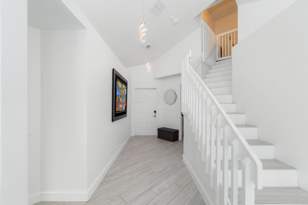 合同活跃: $699,000 (3 贝兹, 2 浴室, 1637 平方英尺)