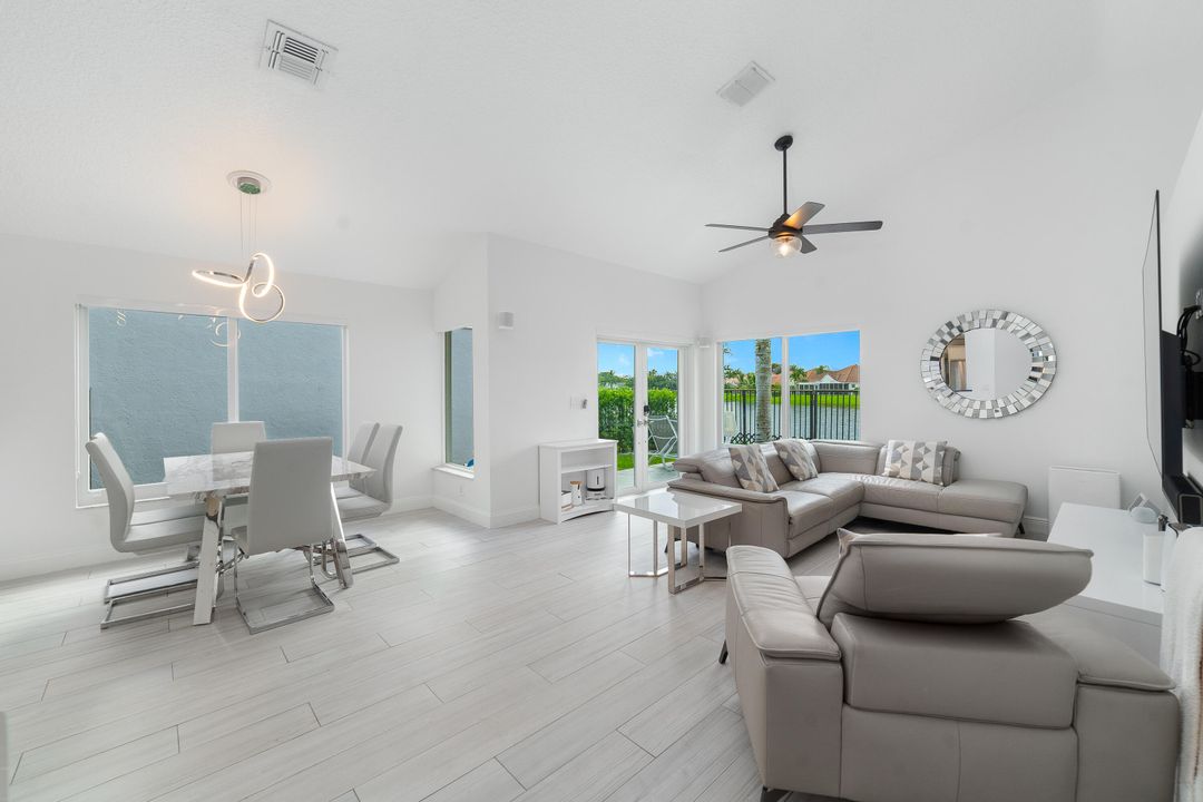 合同活跃: $699,000 (3 贝兹, 2 浴室, 1637 平方英尺)