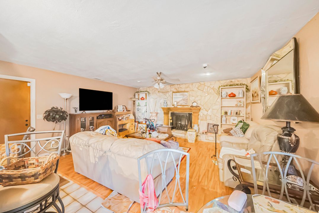Active With Contract: $340,000 (3 beds, 2 baths, 1842 Square Feet)
