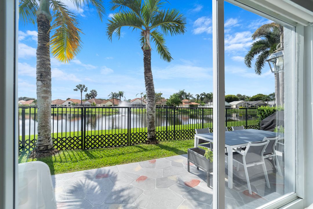 合同活跃: $699,000 (3 贝兹, 2 浴室, 1637 平方英尺)