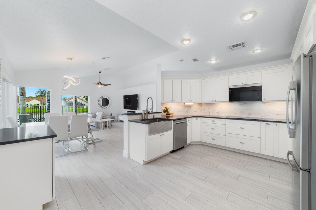 合同活跃: $699,000 (3 贝兹, 2 浴室, 1637 平方英尺)