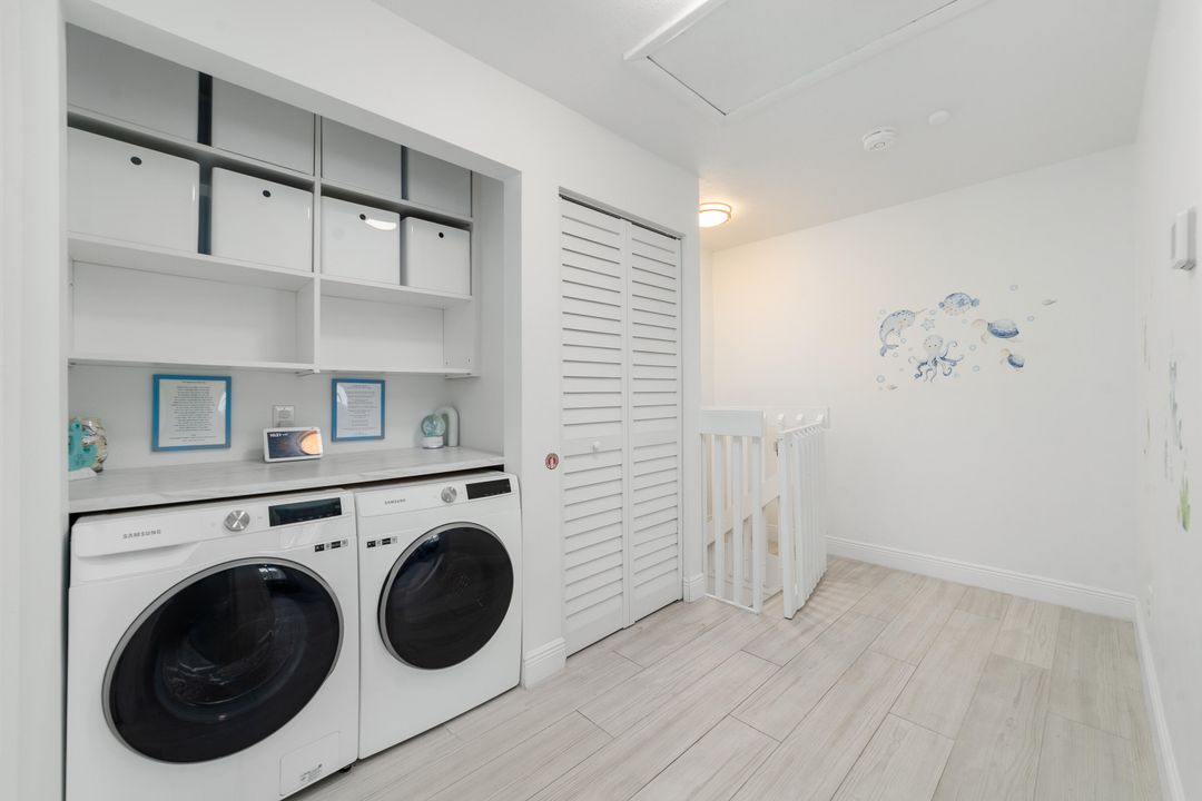 合同活跃: $699,000 (3 贝兹, 2 浴室, 1637 平方英尺)