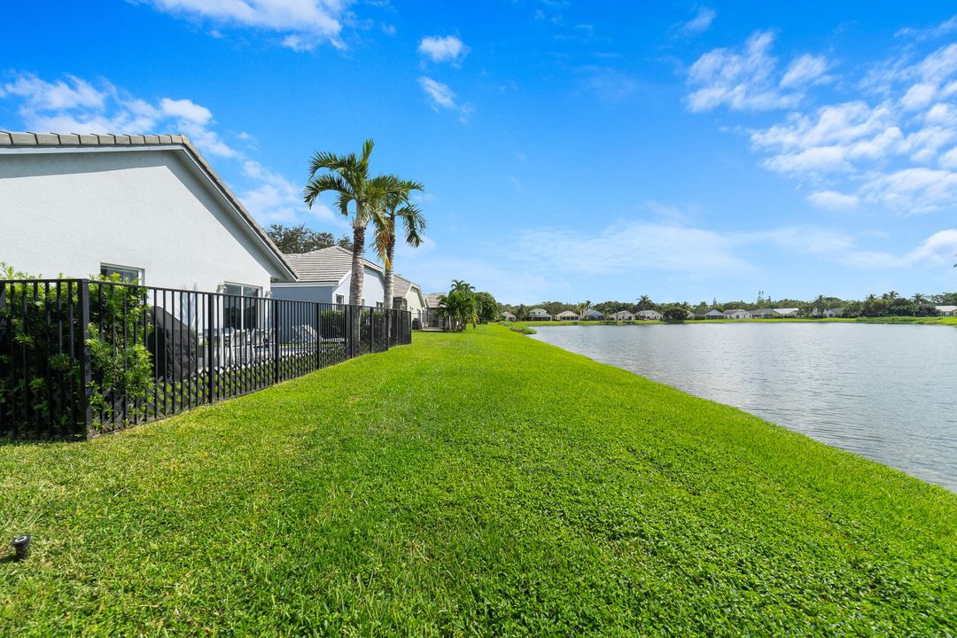 合同活跃: $699,000 (3 贝兹, 2 浴室, 1637 平方英尺)