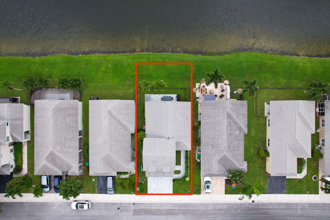 合同活跃: $699,000 (3 贝兹, 2 浴室, 1637 平方英尺)