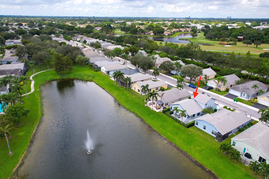 合同活跃: $699,000 (3 贝兹, 2 浴室, 1637 平方英尺)