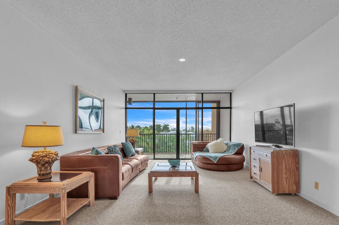 For Rent: $3,650 (2 beds, 2 baths, 1535 Square Feet)