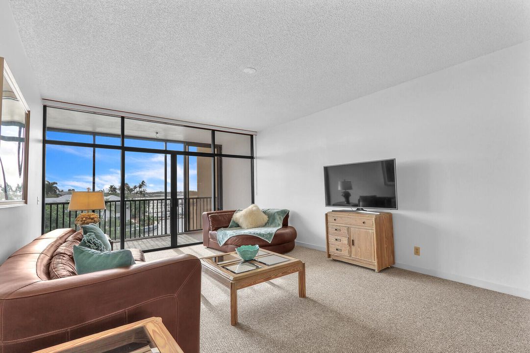 For Rent: $3,650 (2 beds, 2 baths, 1535 Square Feet)