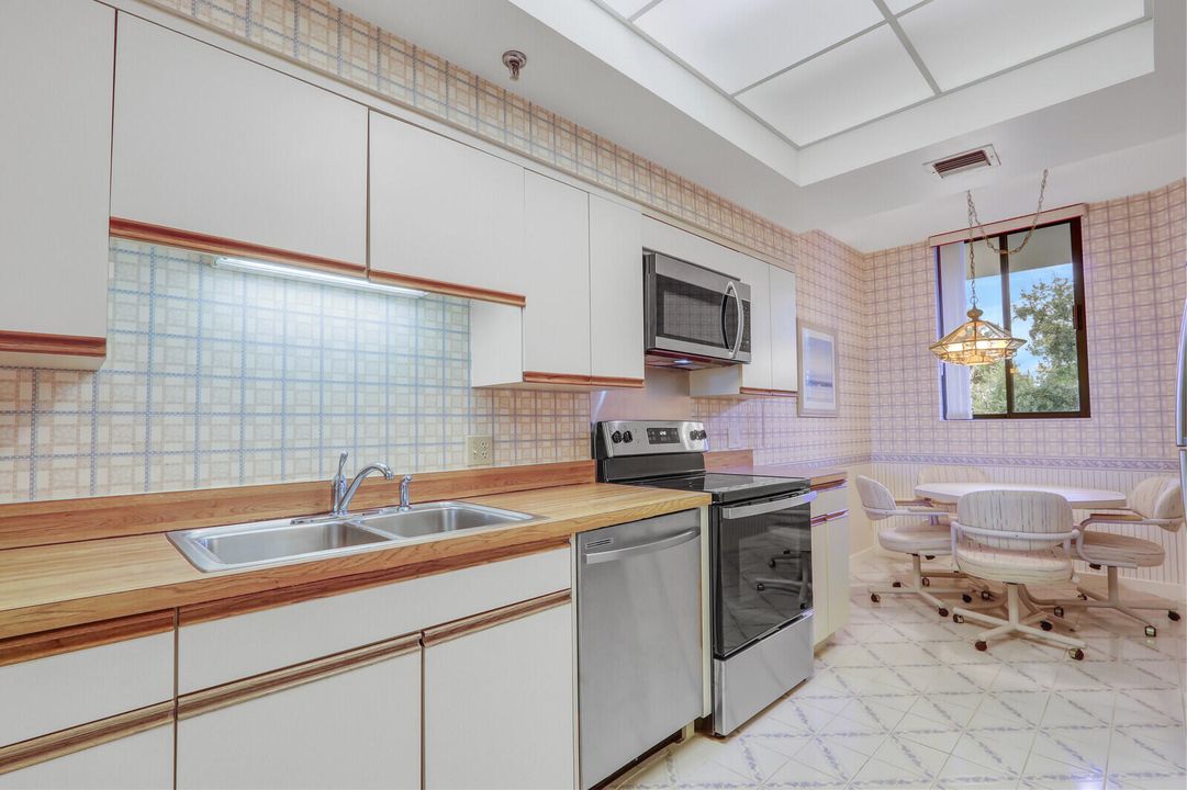 For Rent: $3,650 (2 beds, 2 baths, 1535 Square Feet)