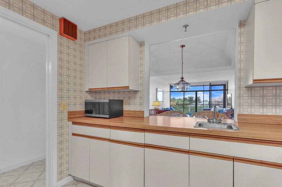 For Rent: $3,650 (2 beds, 2 baths, 1535 Square Feet)