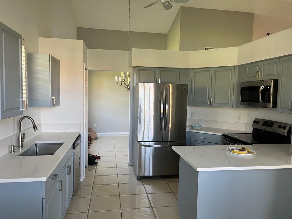 For Rent: $2,900 (3 beds, 2 baths, 1628 Square Feet)