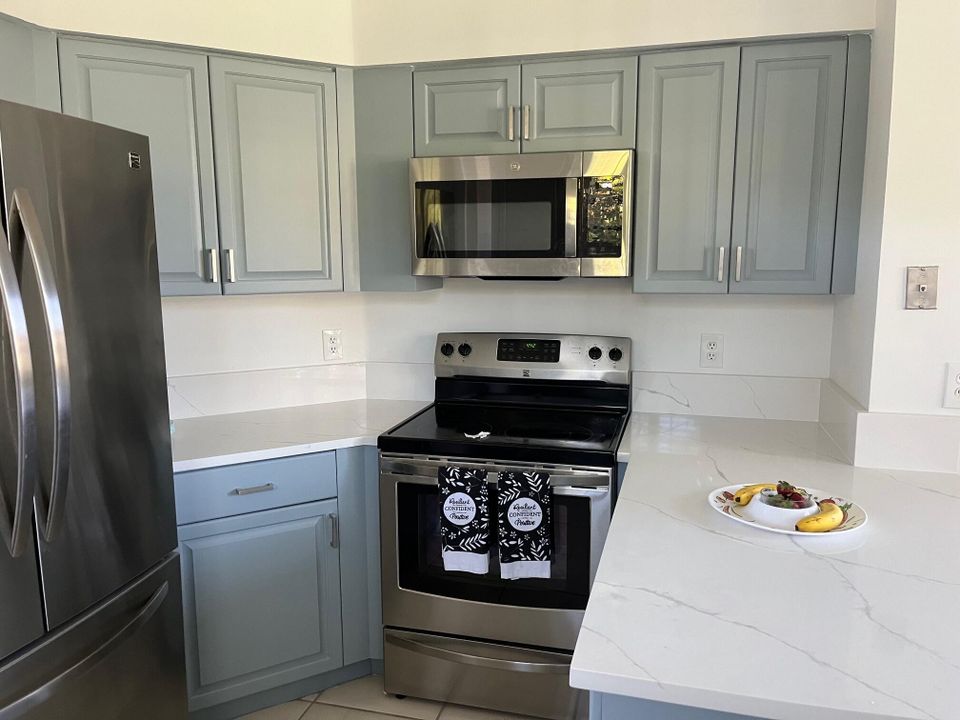For Rent: $2,900 (3 beds, 2 baths, 1628 Square Feet)
