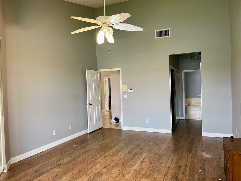 For Rent: $2,900 (3 beds, 2 baths, 1628 Square Feet)