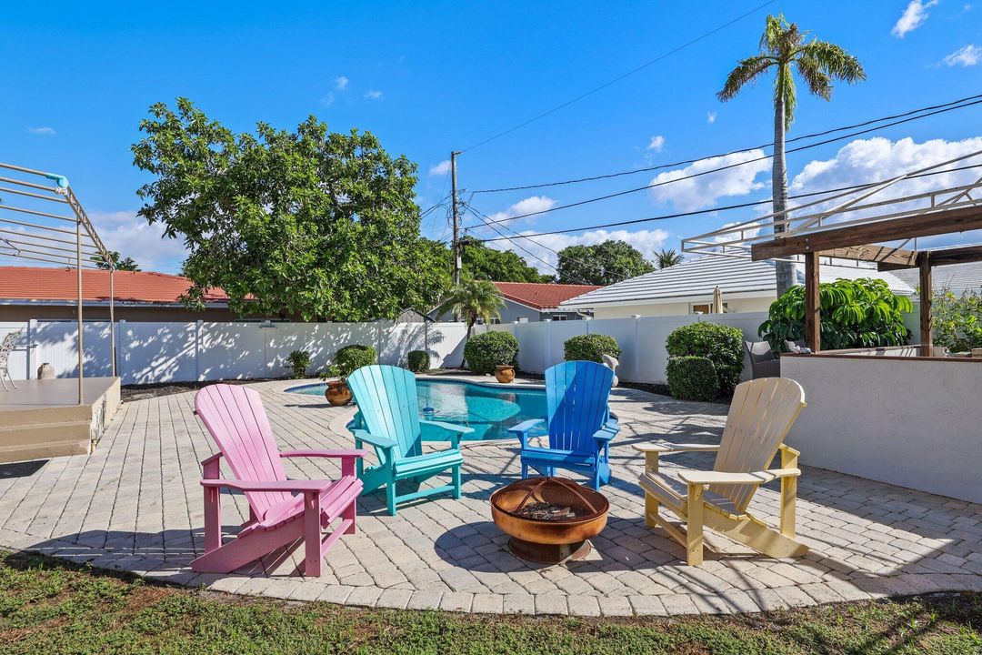 For Sale: $1,100,000 (4 beds, 3 baths, 2240 Square Feet)