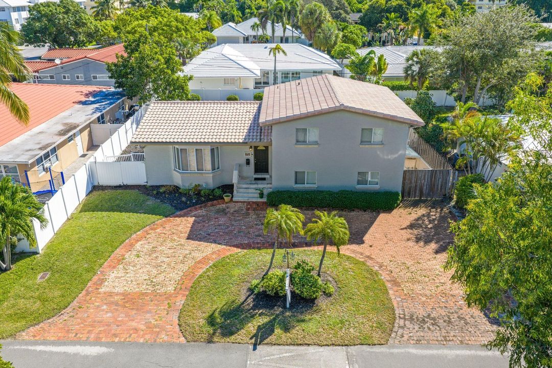 For Sale: $1,100,000 (4 beds, 3 baths, 2240 Square Feet)