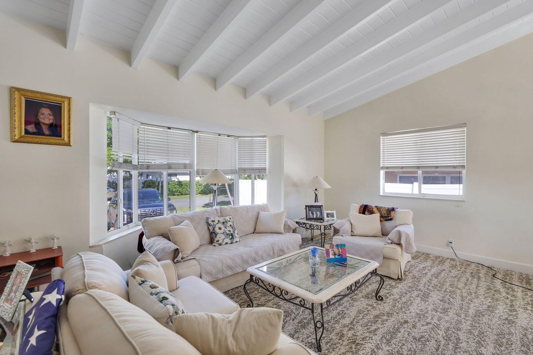 For Sale: $1,100,000 (4 beds, 3 baths, 2240 Square Feet)